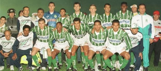Palmeiras-1996: 102 gols e título paulista com larga vantagem (Fonte: Lancenet) Palmeiras-1996: 102 gols e título paulista com larga vantagem (Fonte: Lancenet)