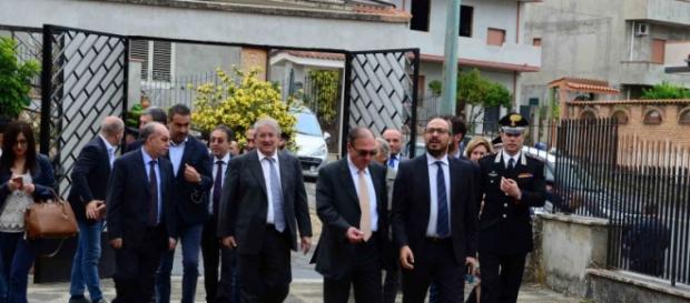 Solidarietà del sottosegretario dell'Istruzione Davide Faraone per l'incendio della scuola Solidarietà del sottosegretario dell'Istruzione Davide Faraone per l'incendio della scuola