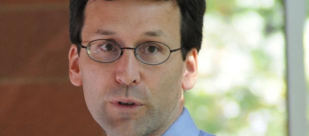 Washington AG Bob Ferguson, Joe Mabel, https://en.wikipedia.org/wiki/File:Bob_Ferguson_03_crop.jpg Washington AG Bob Ferguson, Joe Mabel, https://en.wikipedia.org/wiki/File:Bob_Ferguson_03_crop.jpg