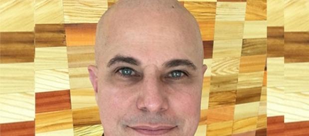 Actor Edson Celulari assumiu no Instagram que sofre de cancro. Actor Edson Celulari assumiu no Instagram que sofre de cancro.