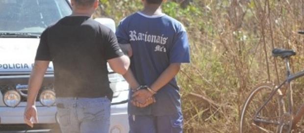 Adolescente de 15 anos é detido por matar amigo de 11 anos Adolescente de 15 anos é detido por matar amigo de 11 anos