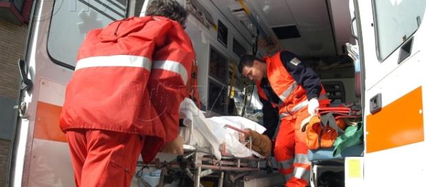 BMW contro muro: 18enne muore sul colpo. BMW contro muro: 18enne muore sul colpo.