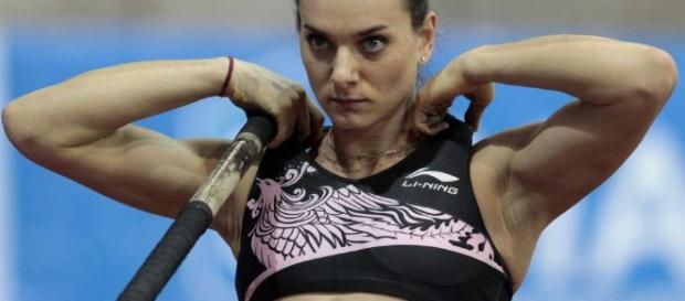 La pertiguista Yelena Isinbáyeva ha descartado la posibilidad de competir en los JJOO bajo la bandera del Comité Olímpico Internacional La pertiguista Yelena Isinbáyeva ha descartado la posibilidad de competir en los JJOO bajo la bandera del Comité Olímpico Internacional