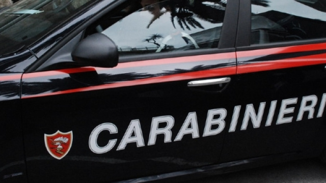 I carabinieri indagano sul corpo nudo di una bambina trovato in una piscina in provincia di Benevento
