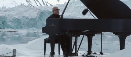 Ludovico Einaudi suona per l'Artico.