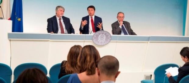 Poletti, Renzi e Padoan al lavoro sulla riforma pensioni 2016 Poletti, Renzi e Padoan al lavoro sulla riforma pensioni 2016