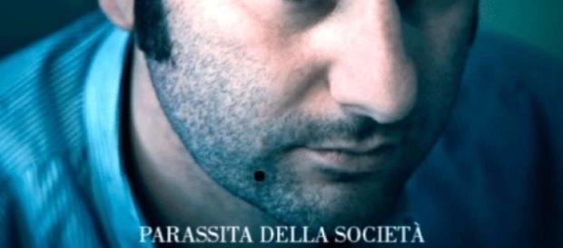 Un fotogramma di un noto e contestato spot di alcuni anni fa, che definiva l'evasore come un "parassita della società" Un fotogramma di un noto e contestato spot di alcuni anni fa, che definiva l'evasore come un "parassita della società"