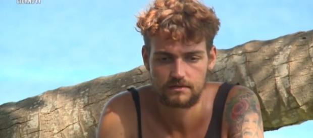 Valerio Scanu contro la De Filippi Valerio Scanu contro la De Filippi