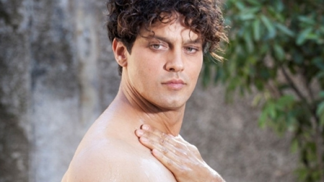 Gabriel Garko: «Io, nudo per Rodolfo Valentino» - VanityFair.it