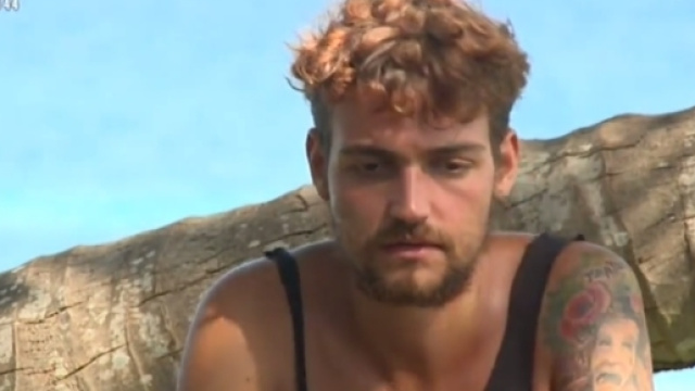 Valerio Scanu contro la De Filippi