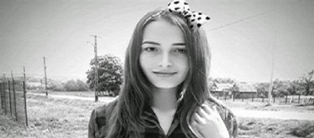 Ana Maria, fata de doar 13 ani care şi-a pierdut viaţa pe trecerea de pietoni Ana Maria, fata de doar 13 ani care şi-a pierdut viaţa pe trecerea de pietoni