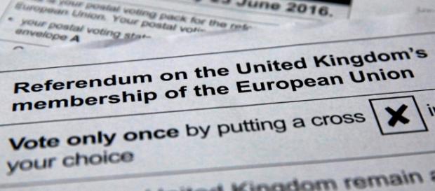 Boletim de voto do referendo britânico. Boletim de voto do referendo britânico.