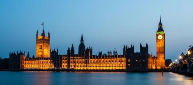 Em Londres é proibido morrer nas Casas do Parlamento Em Londres é proibido morrer nas Casas do Parlamento
