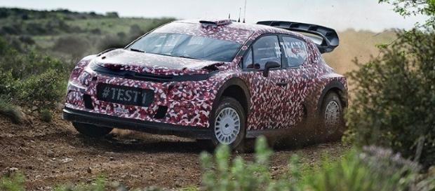 Versão desenvolvida para o Mundial de Rally foi a primeira do novo C3 a aparecer, revelando as primeiras indicações sobre o modelo Versão desenvolvida para o Mundial de Rally foi a primeira do novo C3 a aparecer, revelando as primeiras indicações sobre o modelo
