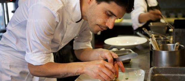 Virgilio trata de que cada platillo interprete la variedad y riqueza que existe en la gastronomía peruana Virgilio trata de que cada platillo interprete la variedad y riqueza que existe en la gastronomía peruana