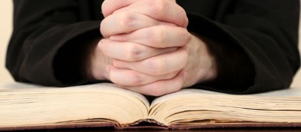 A quién le hace más caso Dios? A quién le hace más caso Dios?
