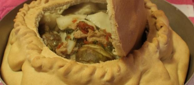 La panada è un prodotto tipico di Assemini, centro a pochi chilometri da Cagliari. La panada è un prodotto tipico di Assemini, centro a pochi chilometri da Cagliari.