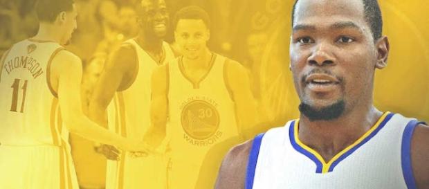 Kevin Durant de super estrella de Oklahoma a secundon en Golden State. Kevin Durant de super estrella de Oklahoma a secundon en Golden State.