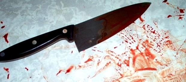 Menino foi transportado ao hospital com um golpe no pescoço Menino foi transportado ao hospital com um golpe no pescoço