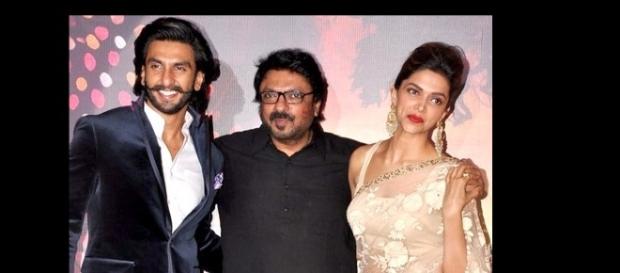 Ranveer and Deepika shine at IIFA (Image Source : commons.wikimedia.org) Ranveer and Deepika shine at IIFA (Image Source : commons.wikimedia.org)