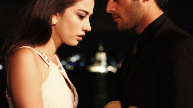 Ayaz e Oyku: le loro vicende amorose piacciono molto al pubblico.