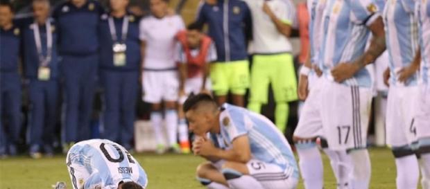 Argentina sufrió un nuevo golpe a nivel continental tras caer ante Chile en la final de la Copa América Centenario Argentina sufrió un nuevo golpe a nivel continental tras caer ante Chile en la final de la Copa América Centenario