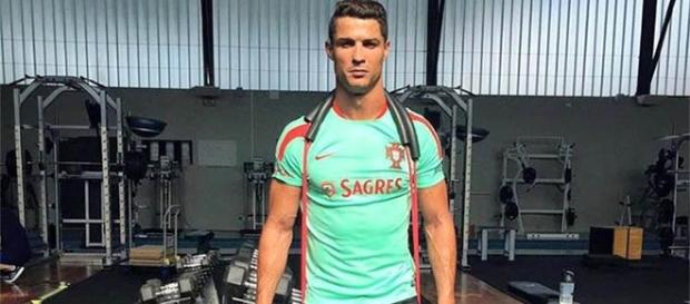 As pernas de Cristiano Ronaldo dão que falar. Foto: Facebook As pernas de Cristiano Ronaldo dão que falar. Foto: Facebook