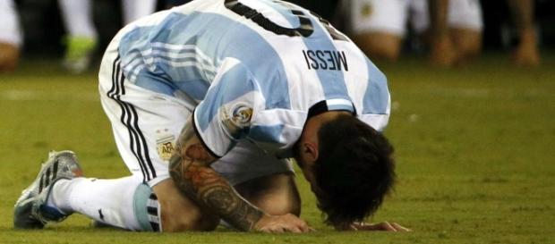 Lionel Messi deja la celeste y blanca Lionel Messi deja la celeste y blanca