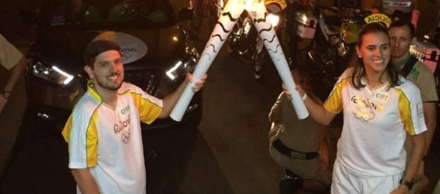 Os moradores da cidade de Andradina, comemoraram muito com a chegada da tocha. Os moradores da cidade de Andradina, comemoraram muito com a chegada da tocha.