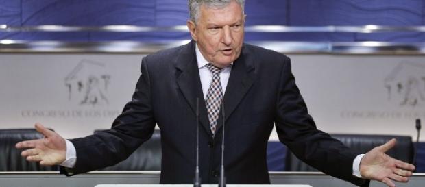 Pedro Quevedo, diputado por Nueva Canarias, puede ser decisivo para mantener a Rajoy en la Moncloa Pedro Quevedo, diputado por Nueva Canarias, puede ser decisivo para mantener a Rajoy en la Moncloa
