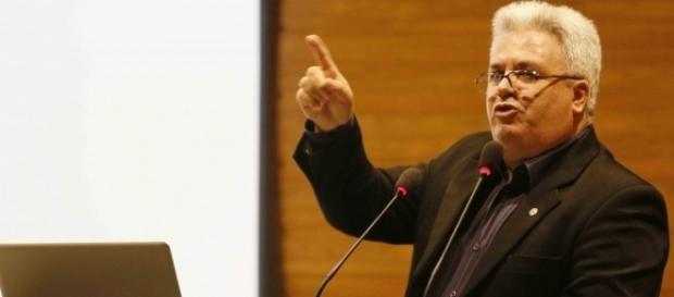 Sérgio Corrêa, presidente da Comissão de Arbitragem da CBF (Foto: Reprodução/Google) Sérgio Corrêa, presidente da Comissão de Arbitragem da CBF (Foto: Reprodução/Google)