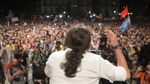 Il leader di Podemos, Pablo Iglesia, in un comizio elettorale