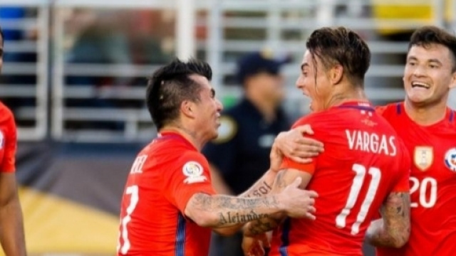 L'esultanza dei giocatori cileni, 'campioni del Centenario'