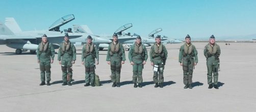 Los hoy generales entonces capitanes que en 1986 trajeron los primeros F-18. MDE