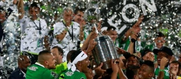 Colombianos comemoram bicampeonato da Libertadores Colombianos comemoram bicampeonato da Libertadores