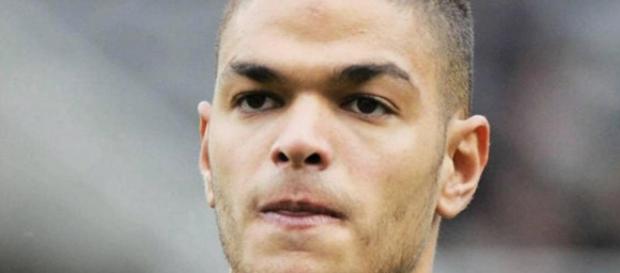 Hatem Ben Arfa doit prouver qu'il peut encore franchir un cap. Hatem Ben Arfa doit prouver qu'il peut encore franchir un cap.