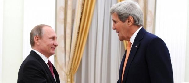 Vladimir Putin și John Kerry întâlnire diplomatică pentru aplanarea tensiunilor dintre cele două țări Vladimir Putin și John Kerry întâlnire diplomatică pentru aplanarea tensiunilor dintre cele două țări