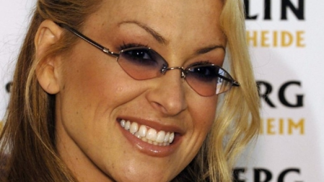 Anastacia, selfie allo specchio per lotta a cancro al seno - blitzquotidiano.it