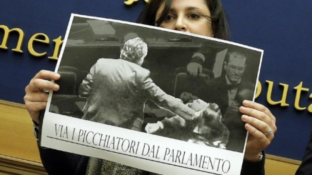 Lo sfogo di Lupo: 'Oggi ricevo secondo schiaffo'. Camera non si costituirà parte civile nel processo Dambruoso