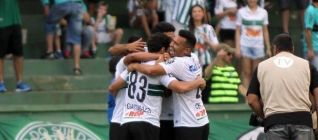 Coritiba x Atlético-PR: ao vivo na TV e online Coritiba x Atlético-PR: ao vivo na TV e online
