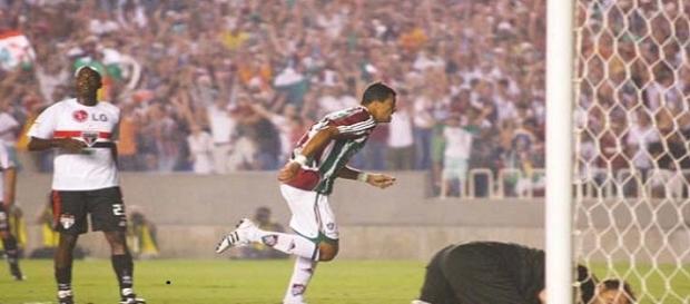 Gol de Washington nas quartas-de-final da Libertadores 2008: um dos históricos confrontos entre São Paulo e Fluminense (Foto: Cultura Mix) Gol de Washington nas quartas-de-final da Libertadores 2008: um dos históricos confrontos entre São Paulo e Fluminense (Foto: Cultura Mix)