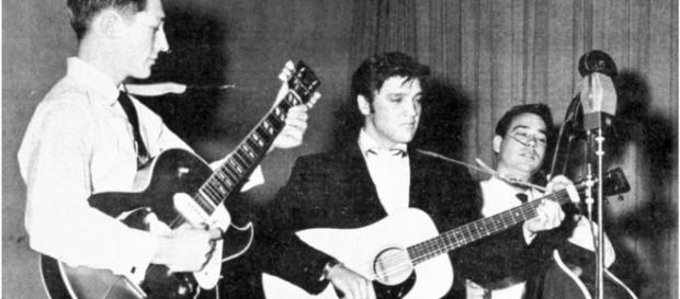 Scotty Moore con Elvys Presley Scotty Moore con Elvys Presley