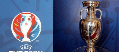 Coppa trofeo e logo Europei 2016