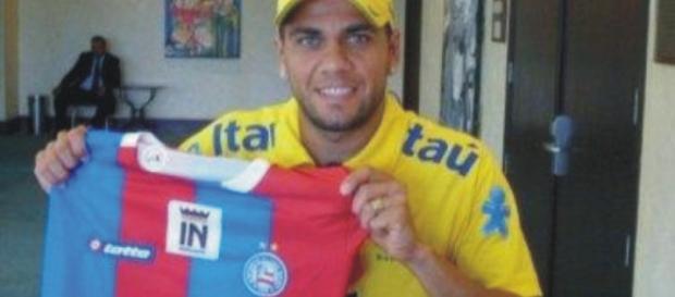 Daniel Alves, a caminho da Juventus, quer encerrar a carreira no tricolor baiano. Foto: Esporte Clube Bahia Daniel Alves, a caminho da Juventus, quer encerrar a carreira no tricolor baiano. Foto: Esporte Clube Bahia