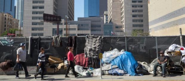 Los Angeles vrea să taxeze milionarii pentru a ajuta persoanele fără adăpost Los Angeles vrea să taxeze milionarii pentru a ajuta persoanele fără adăpost