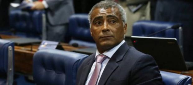 Romário e a polêmica com empregos para 'chegados' Romário e a polêmica com empregos para 'chegados'