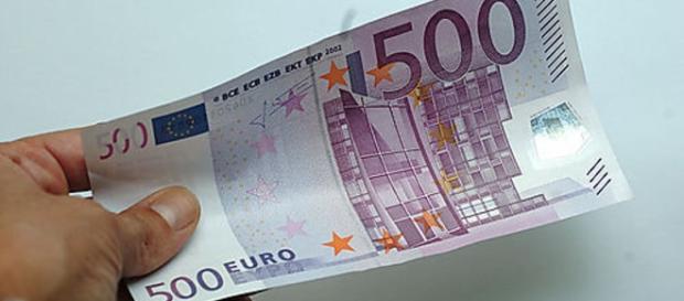 Bonus da 500 euro per i 18enni, sarà erogato dal 1 settembre 2016. Bonus da 500 euro per i 18enni, sarà erogato dal 1 settembre 2016.