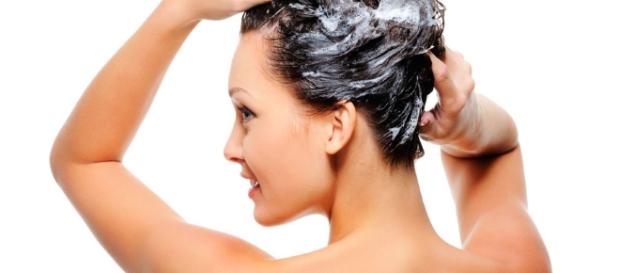 Cómo hacer un baño de crema casero y natural para cuidar el cabello - comohacerpara.com Cómo hacer un baño de crema casero y natural para cuidar el cabello - comohacerpara.com