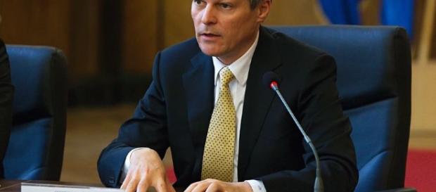 Dacian Ciolos prezinta trei variante ale reformei statutului ... - hotnews.ro Dacian Ciolos prezinta trei variante ale reformei statutului ... - hotnews.ro
