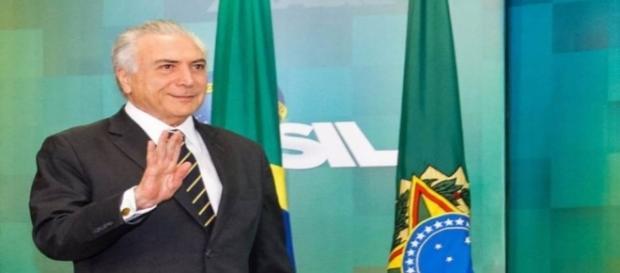 Michel Temer reajustou o Bolsa Família Michel Temer reajustou o Bolsa Família